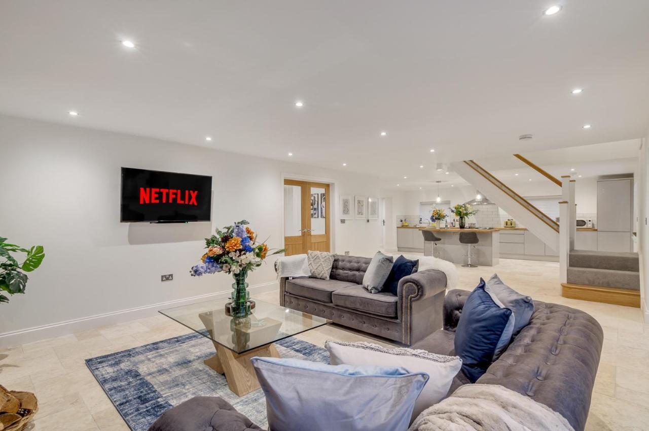 Spacious 6-Bed Home, Near The Norfolk Broads Clippesby Esterno foto