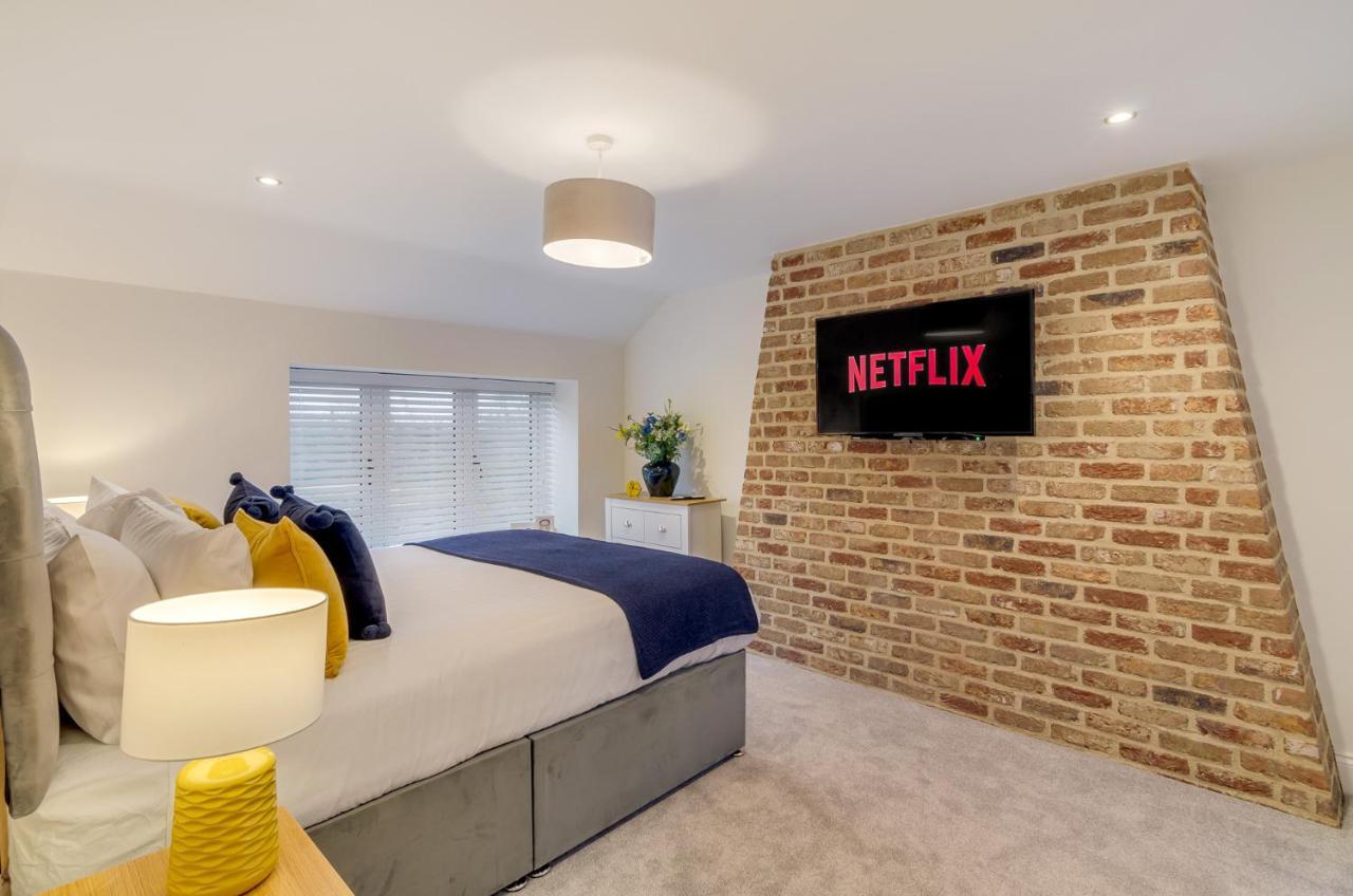 Spacious 6-Bed Home, Near The Norfolk Broads Clippesby Esterno foto