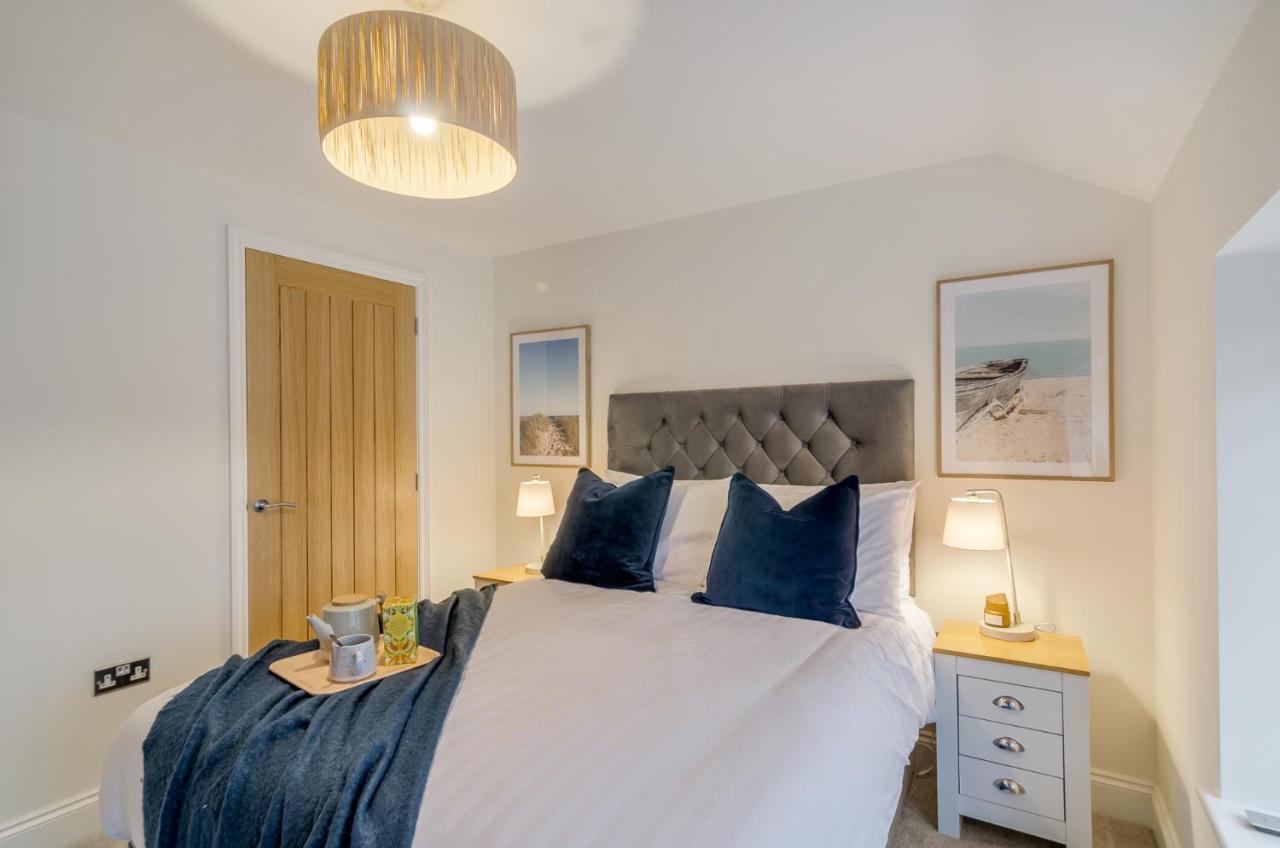 Spacious 6-Bed Home, Near The Norfolk Broads Clippesby Esterno foto