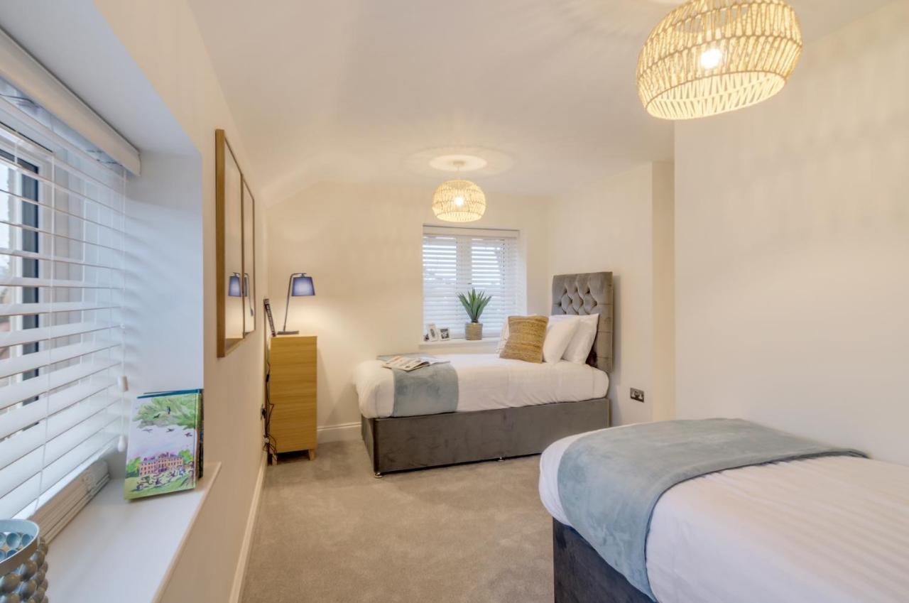 Spacious 6-Bed Home, Near The Norfolk Broads Clippesby Esterno foto