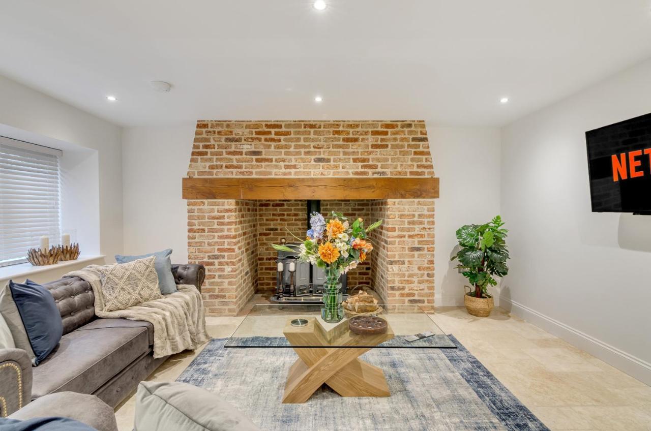 Spacious 6-Bed Home, Near The Norfolk Broads Clippesby Esterno foto