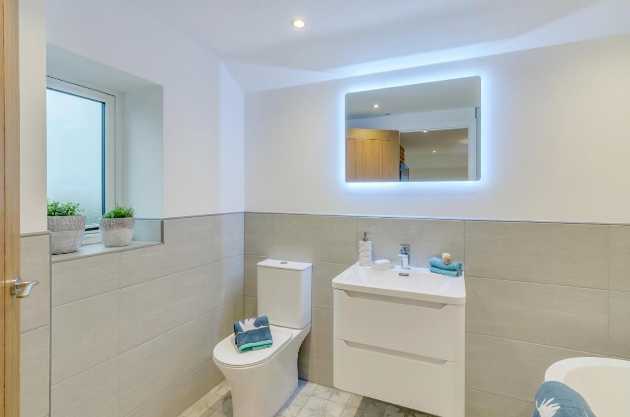 Spacious 6-Bed Home, Near The Norfolk Broads Clippesby Esterno foto