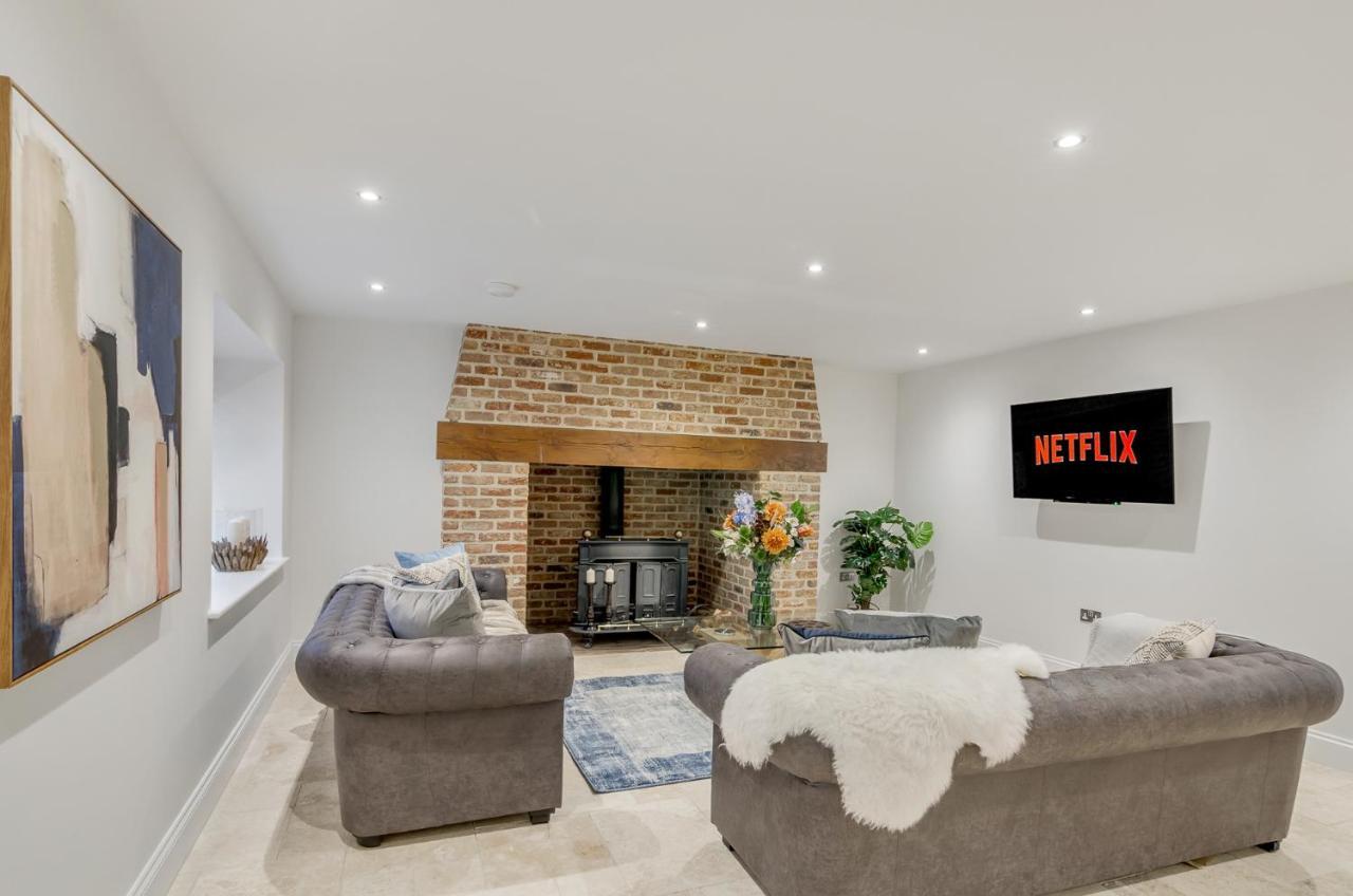 Spacious 6-Bed Home, Near The Norfolk Broads Clippesby Esterno foto