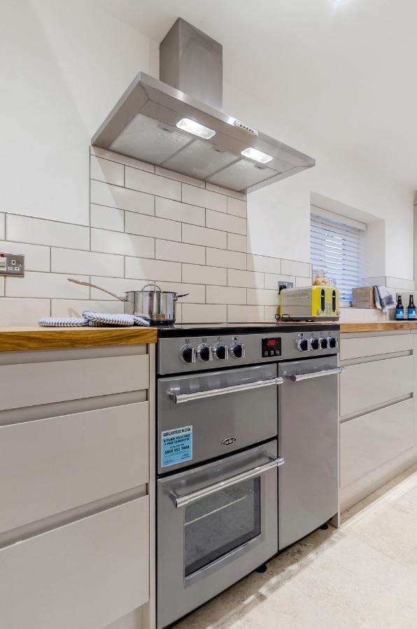 Spacious 6-Bed Home, Near The Norfolk Broads Clippesby Esterno foto