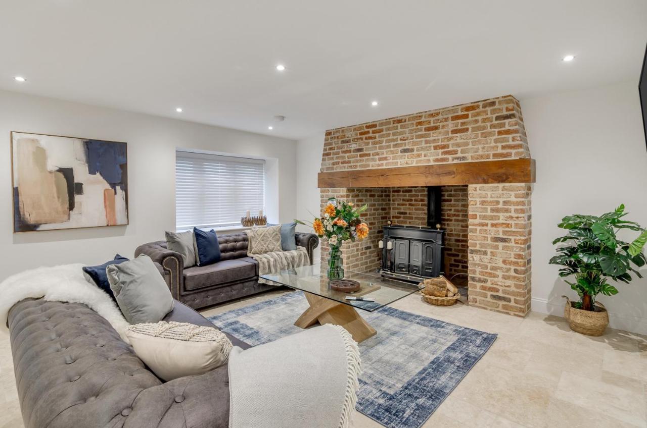 Spacious 6-Bed Home, Near The Norfolk Broads Clippesby Esterno foto
