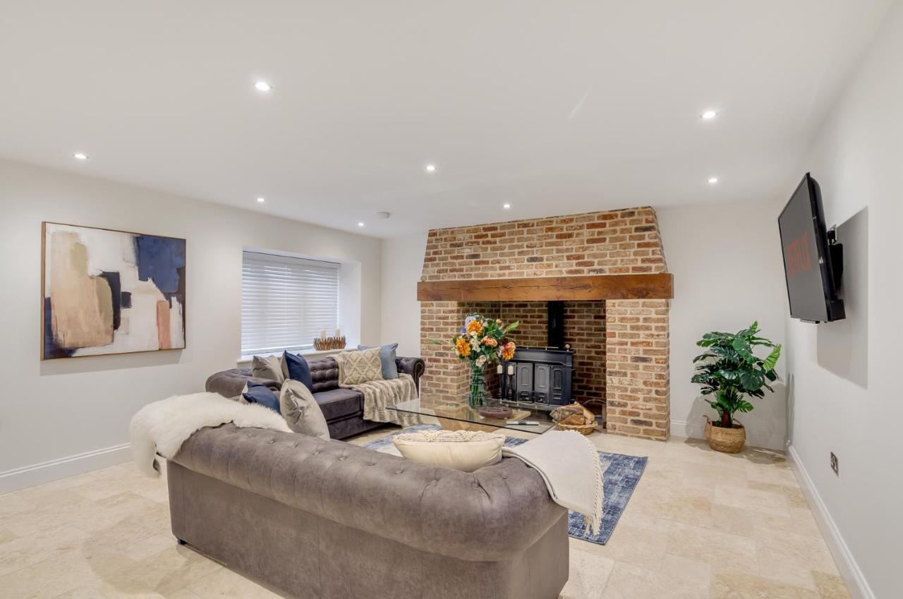 Spacious 6-Bed Home, Near The Norfolk Broads Clippesby Esterno foto