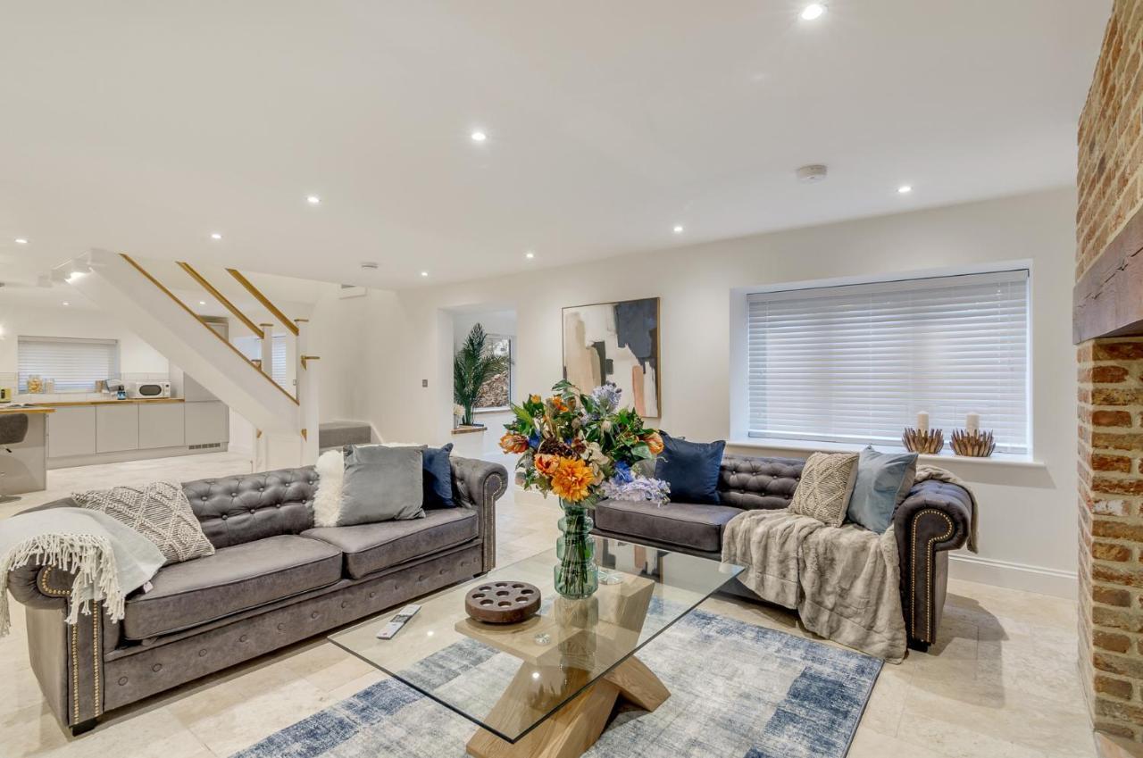 Spacious 6-Bed Home, Near The Norfolk Broads Clippesby Esterno foto