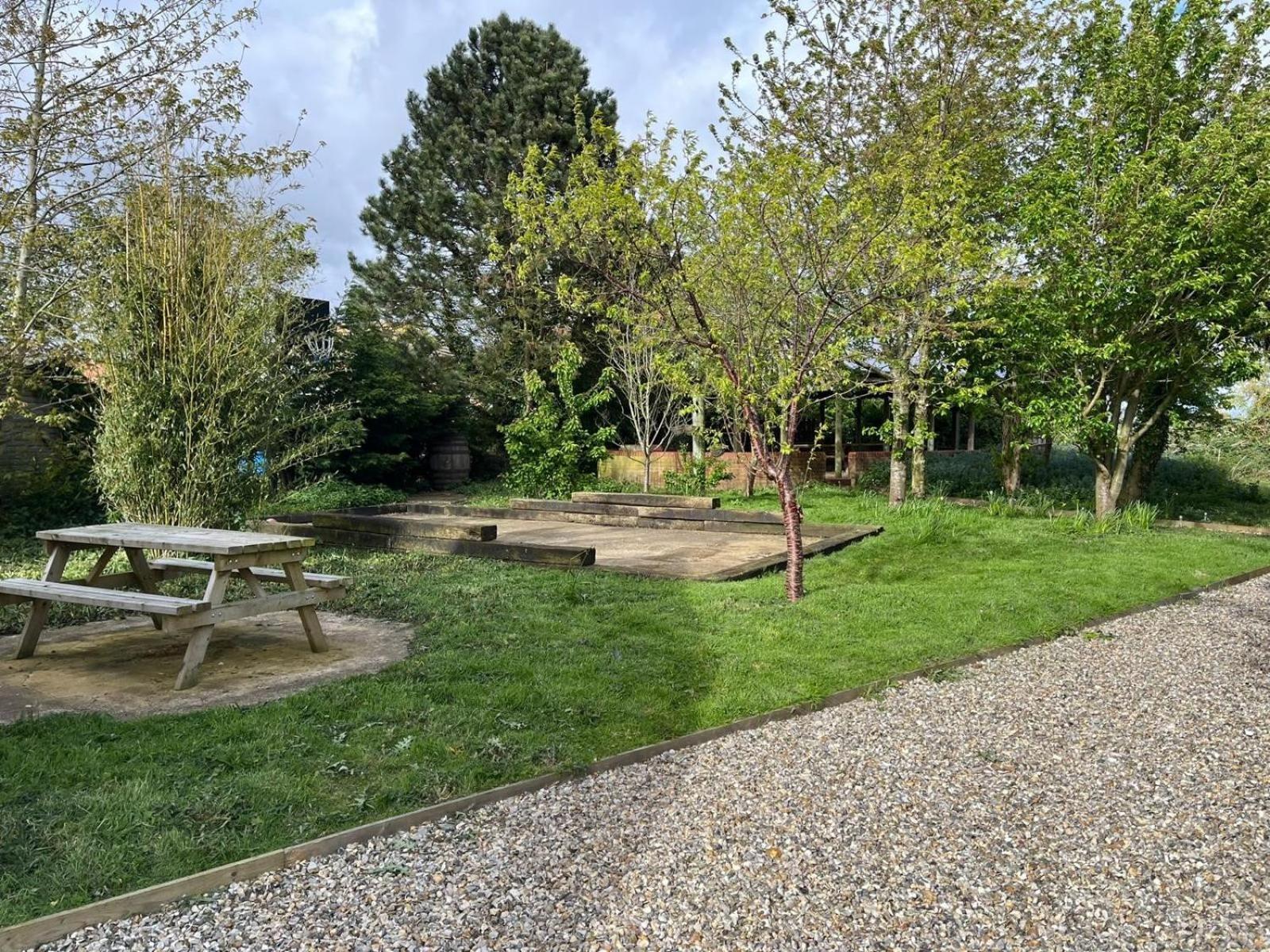 Spacious 6-Bed Home, Near The Norfolk Broads Clippesby Esterno foto