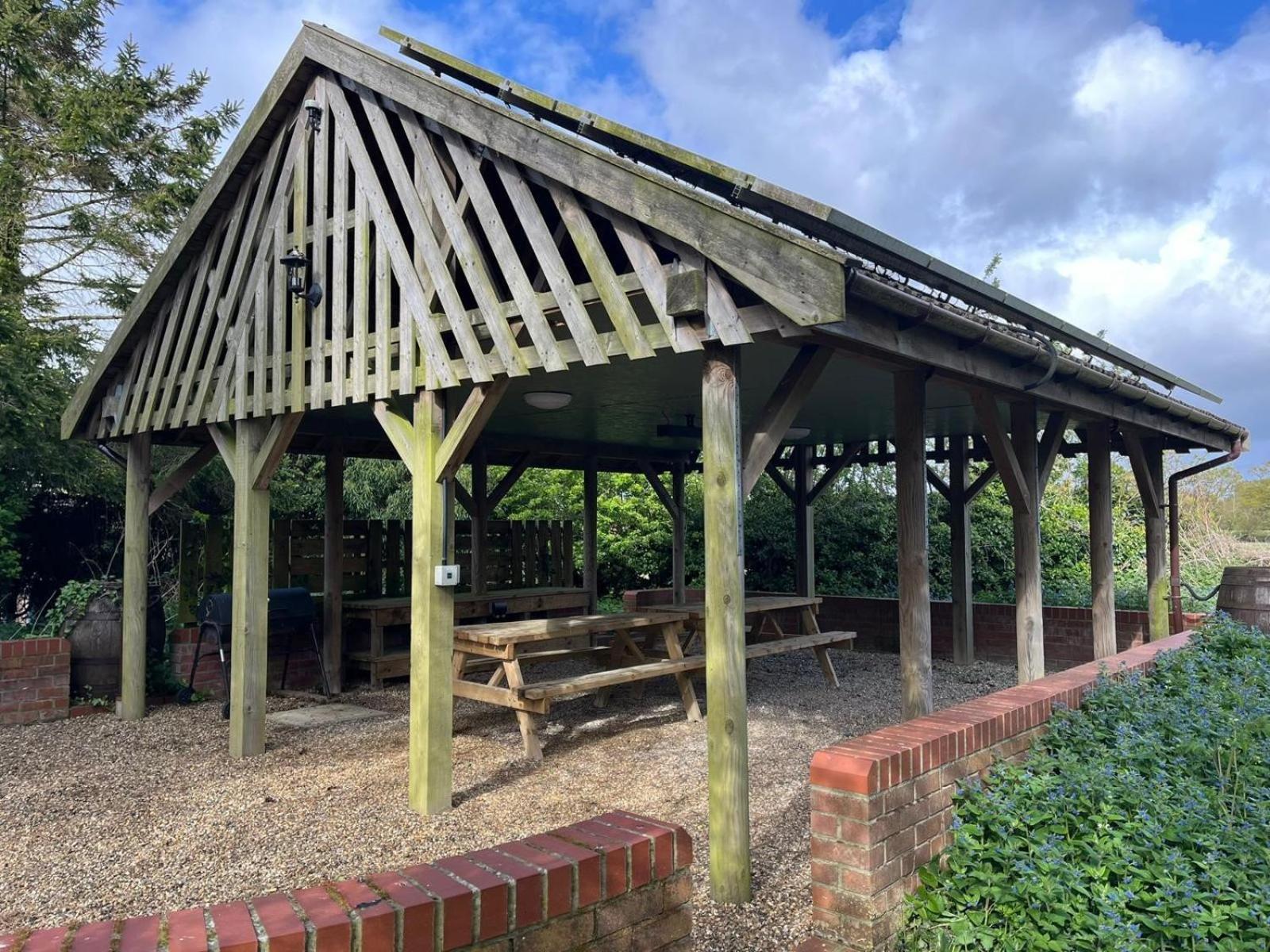 Spacious 6-Bed Home, Near The Norfolk Broads Clippesby Esterno foto