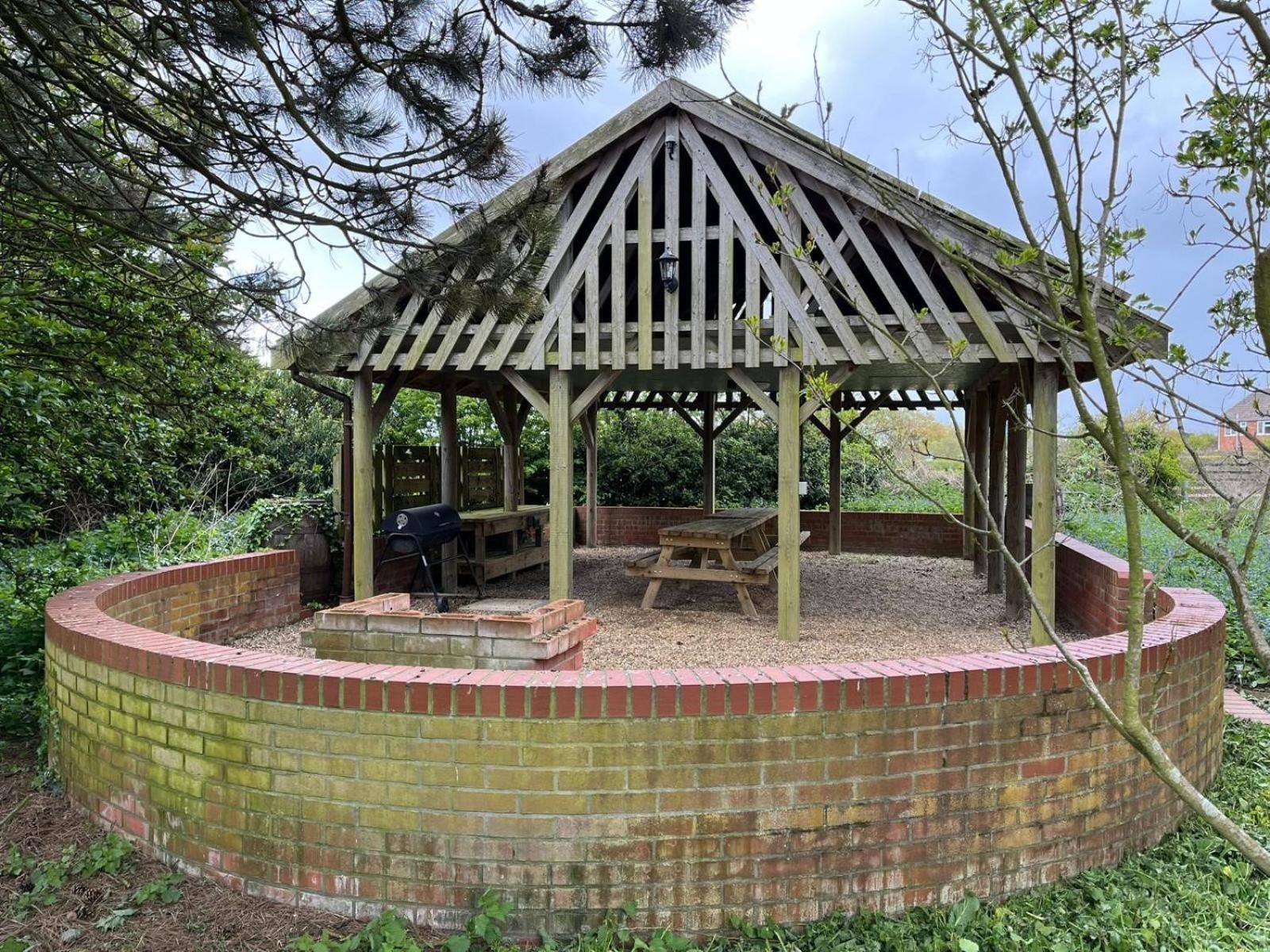 Spacious 6-Bed Home, Near The Norfolk Broads Clippesby Esterno foto