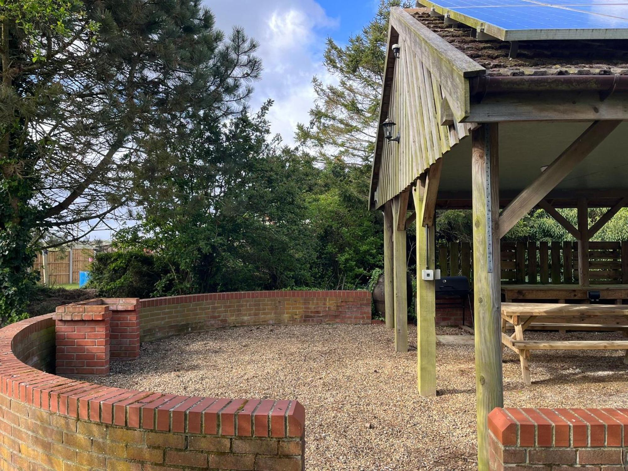 Spacious 6-Bed Home, Near The Norfolk Broads Clippesby Esterno foto